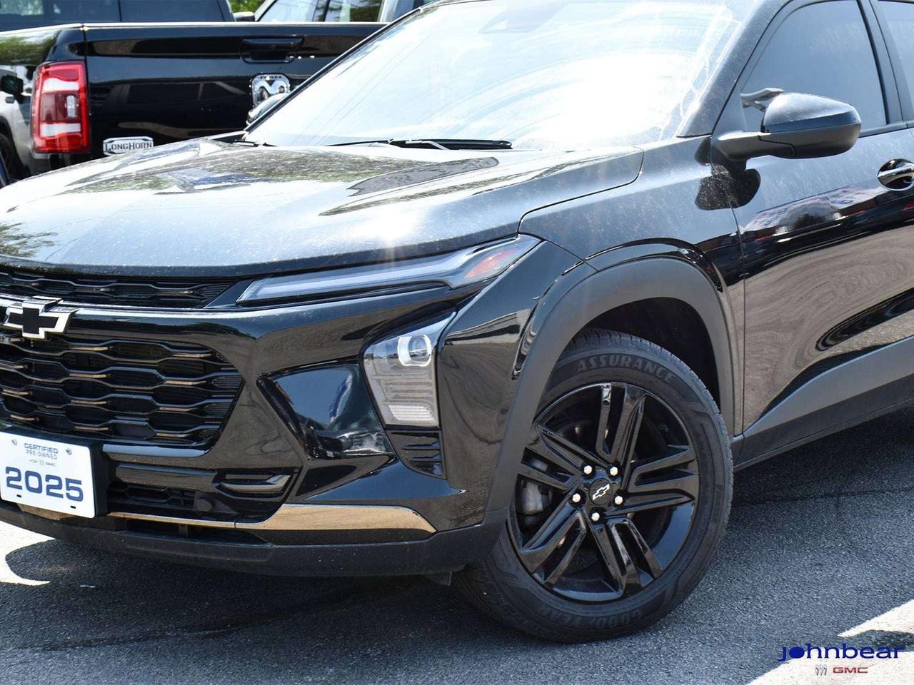 2025 Chevrolet Trax REMOTE START   CHEVY SAFETY ASSIST   APPLE CAR PLA Photo