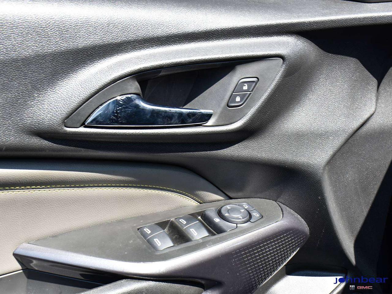 2025 Chevrolet Trax REMOTE START   CHEVY SAFETY ASSIST   APPLE CAR PLA Photo