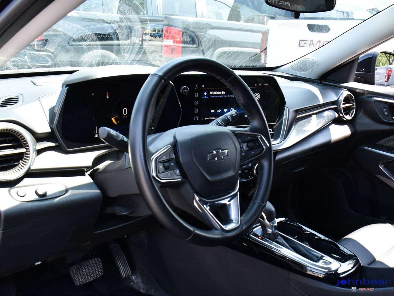 2025 Chevrolet Trax REMOTE START   CHEVY SAFETY ASSIST   APPLE CAR PLA Photo