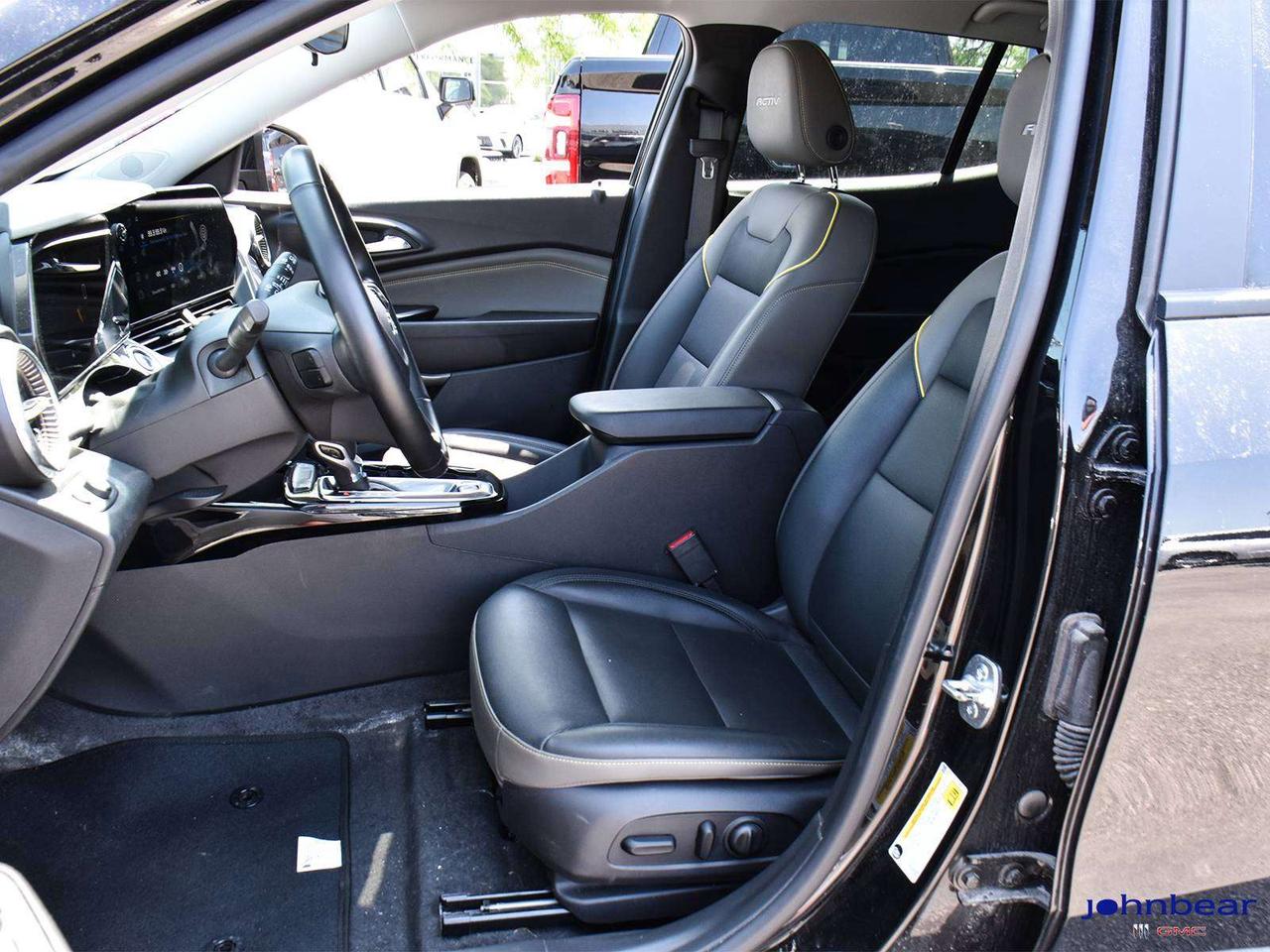 2025 Chevrolet Trax REMOTE START   CHEVY SAFETY ASSIST   APPLE CAR PLA Photo