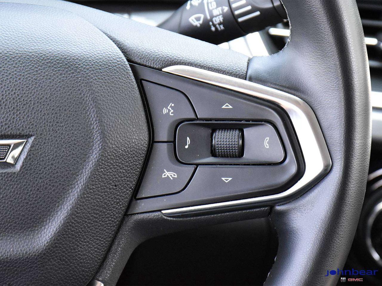 2025 Chevrolet Trax REMOTE START   CHEVY SAFETY ASSIST   APPLE CAR PLA Photo