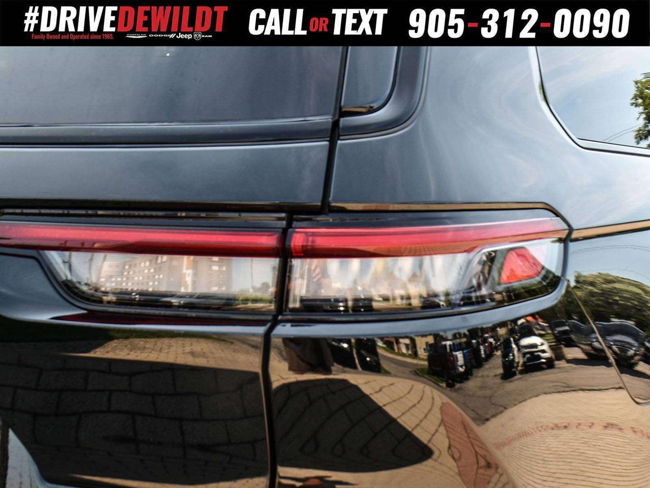 2023 Jeep Grand Cherokee LIMITED   PANO ROOF   LUXURY TECH GROUP Photo