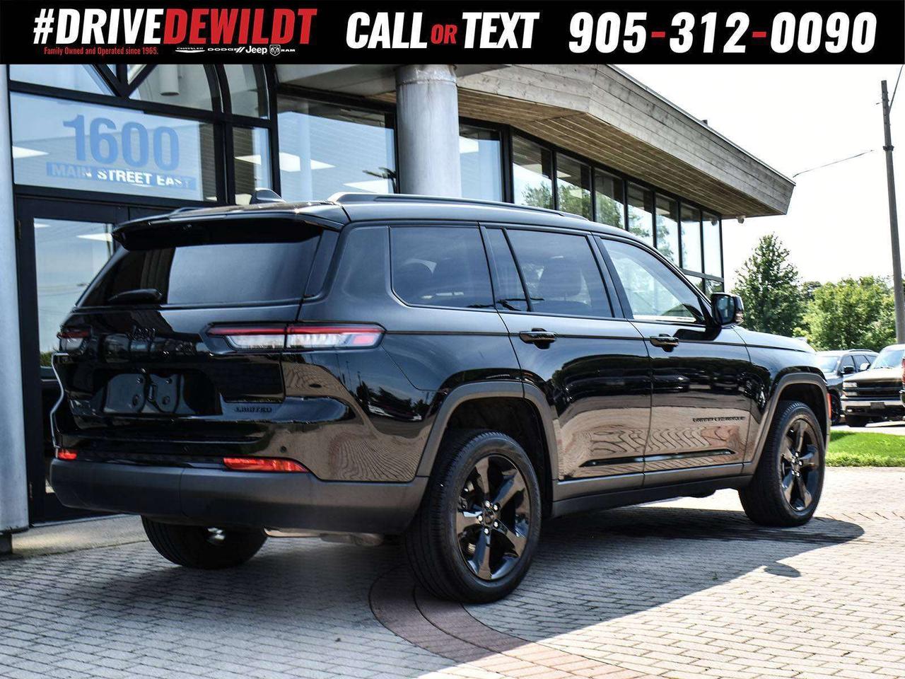 2023 Jeep Grand Cherokee LIMITED   PANO ROOF   LUXURY TECH GROUP Photo