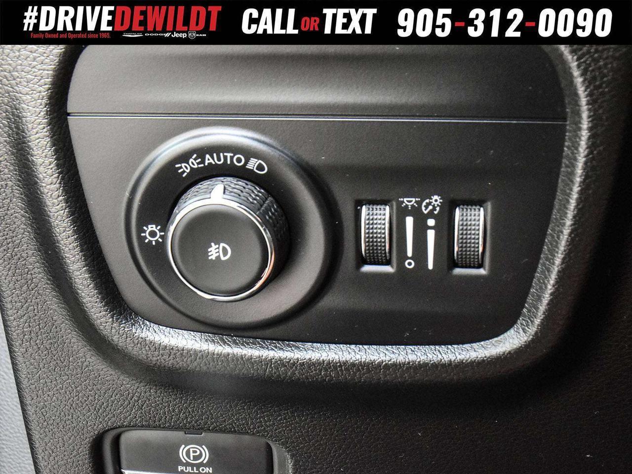 2023 Jeep Grand Cherokee LIMITED   PANO ROOF   LUXURY TECH GROUP Photo
