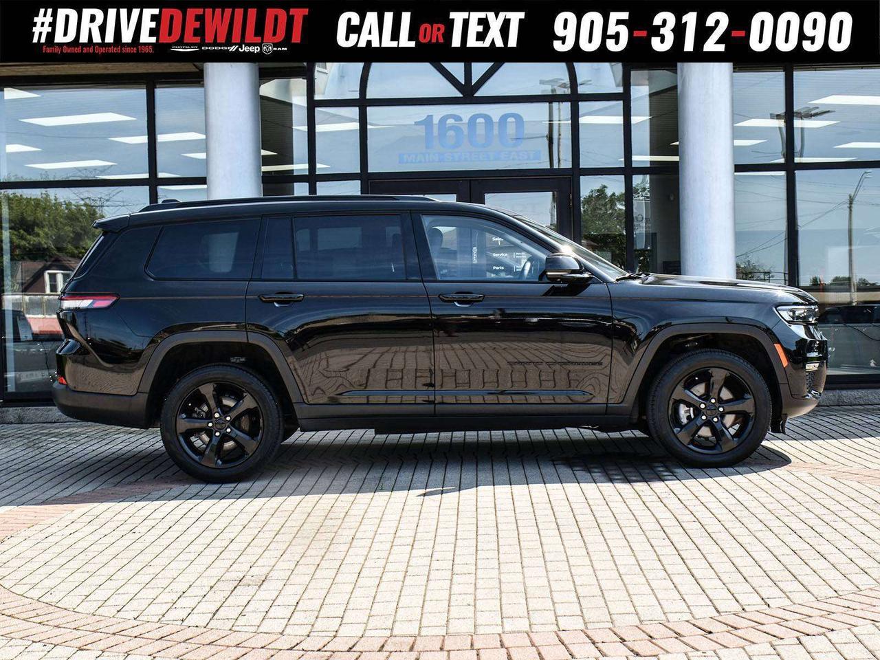 2023 Jeep Grand Cherokee LIMITED   PANO ROOF   LUXURY TECH GROUP Photo