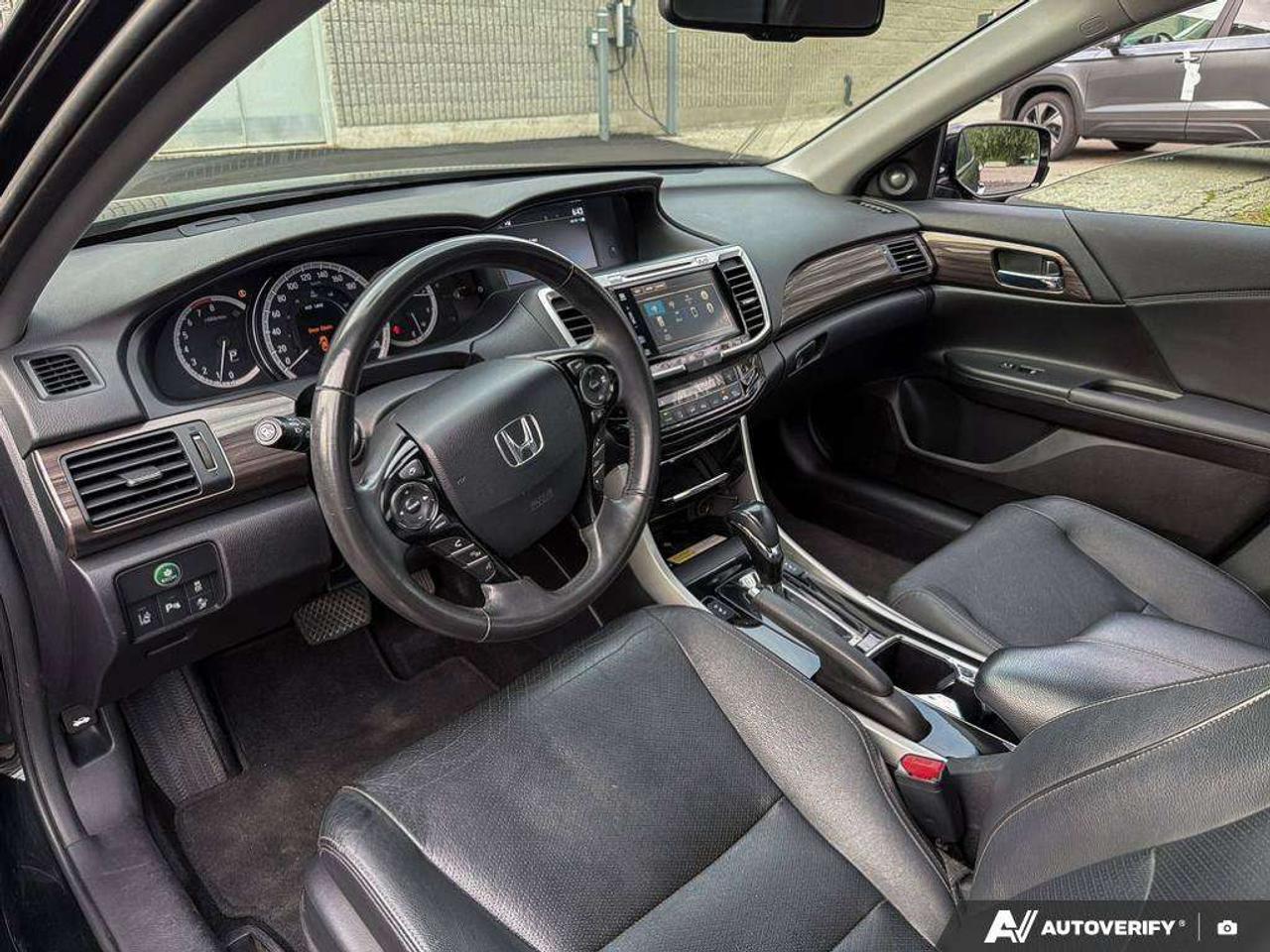 2017 Honda Accord 4dr I4 CVT Touring Photo