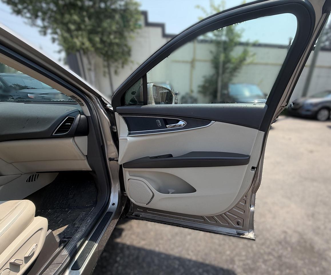 2018 Lincoln MKX Reserve 4dr All-wheel Drive Photo