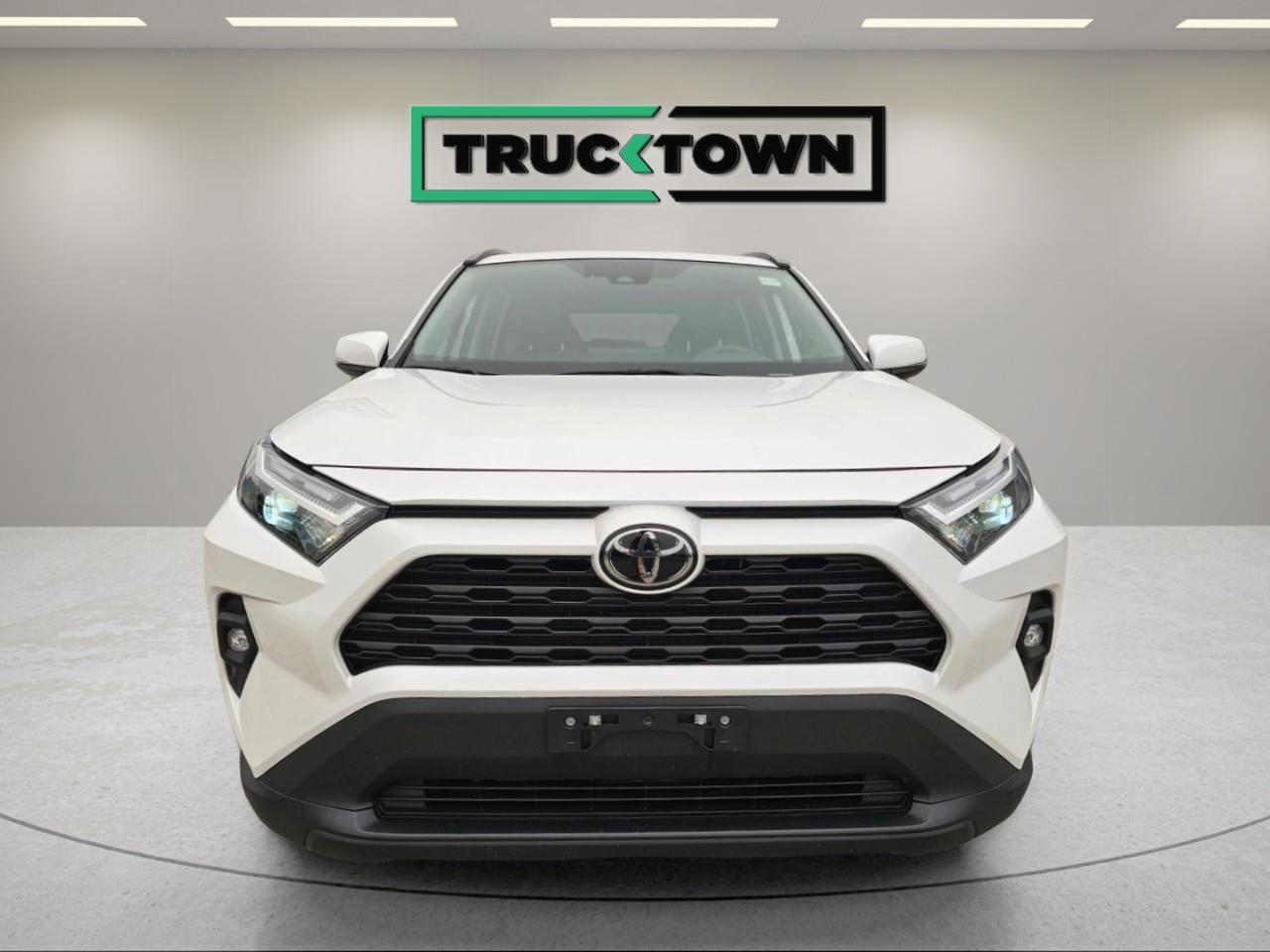 2024 Toyota RAV4 XLE 4dr All-wheel Drive Photo5