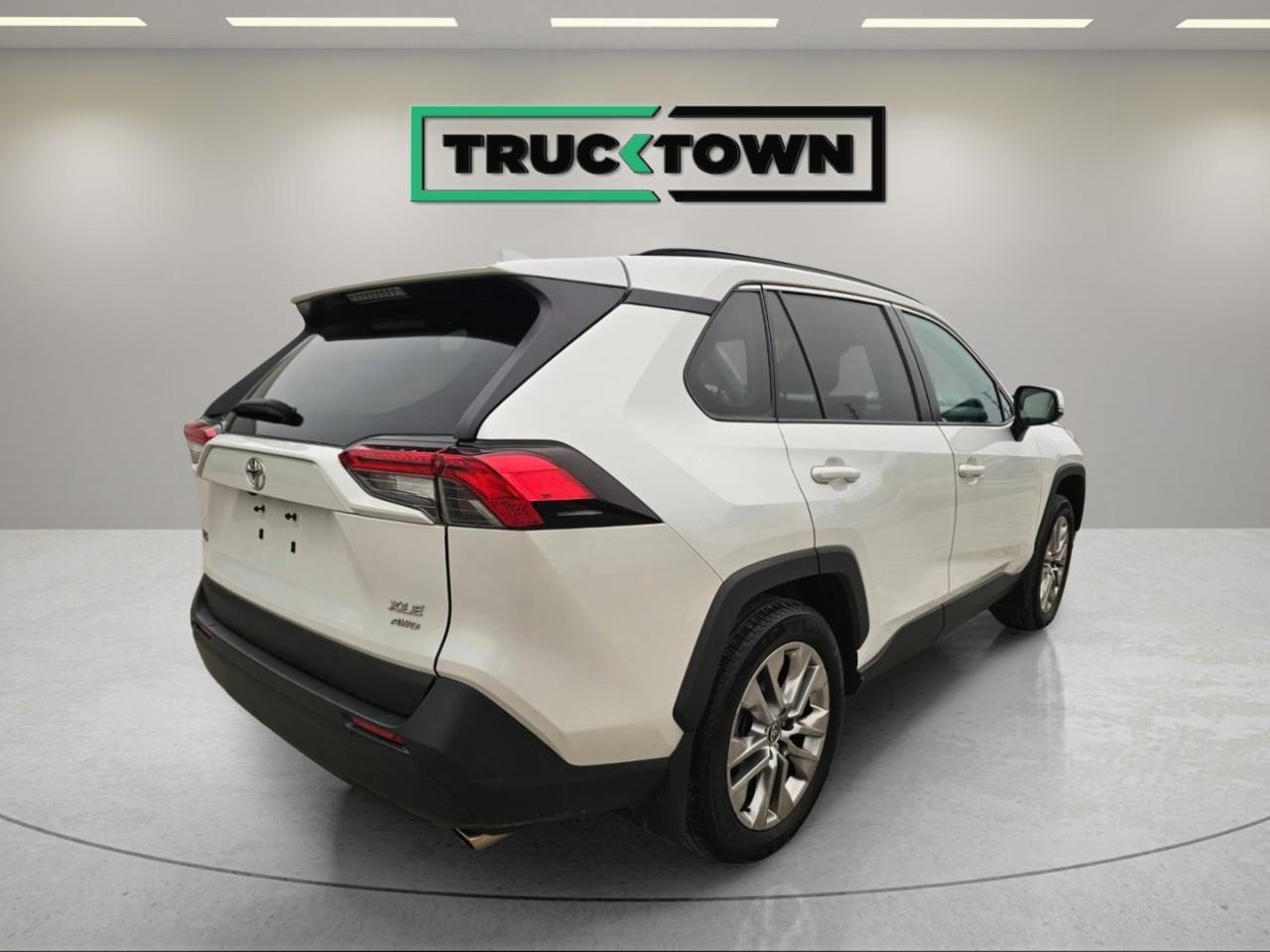 2024 Toyota RAV4 XLE 4dr All-wheel Drive Photo