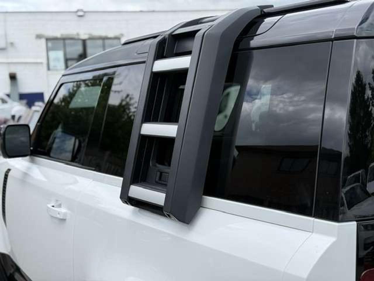 2023 Land Rover Defender 90 P400 X-Dynamic SE 2Door Loaded CleanCarfax Photo
