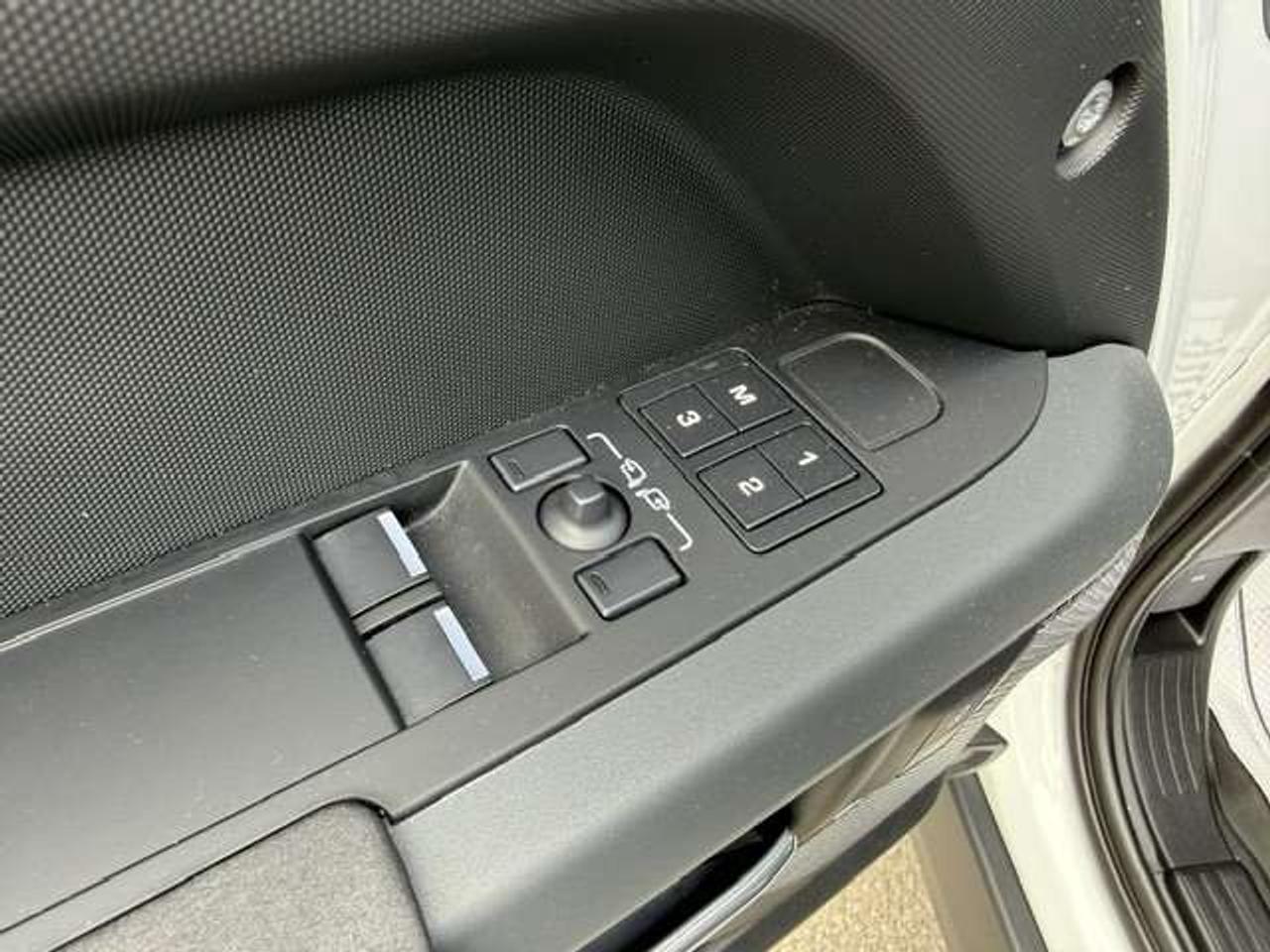 2023 Land Rover Defender 90 P400 X-Dynamic SE 2Door Loaded CleanCarfax Photo