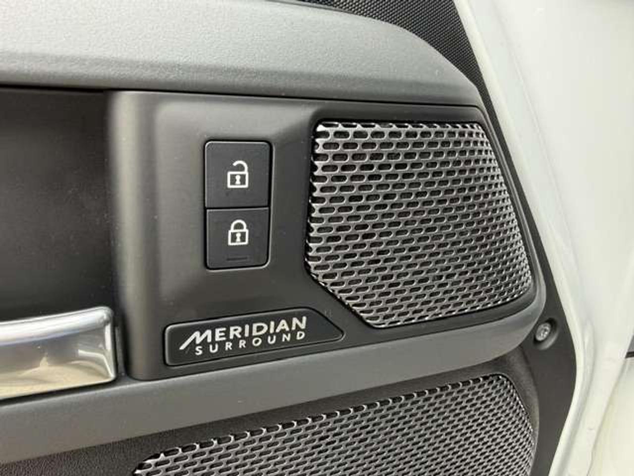2023 Land Rover Defender 90 P400 X-Dynamic SE 2Door Loaded CleanCarfax Photo