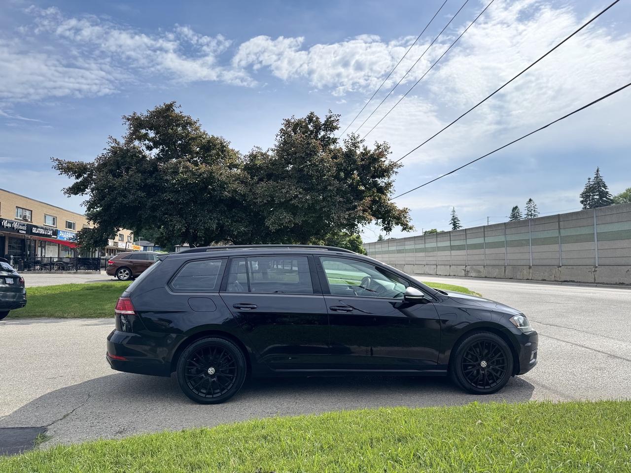2019 Volkswagen Golf SportWagen Comfortline Manual 4MOTION Photo
