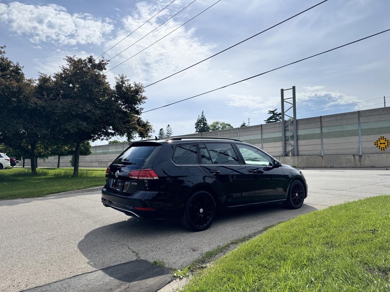 2019 Volkswagen Golf SportWagen Comfortline Manual 4MOTION Photo