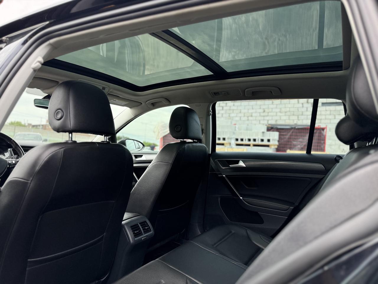 2019 Volkswagen Golf SportWagen Comfortline Manual 4MOTION Photo
