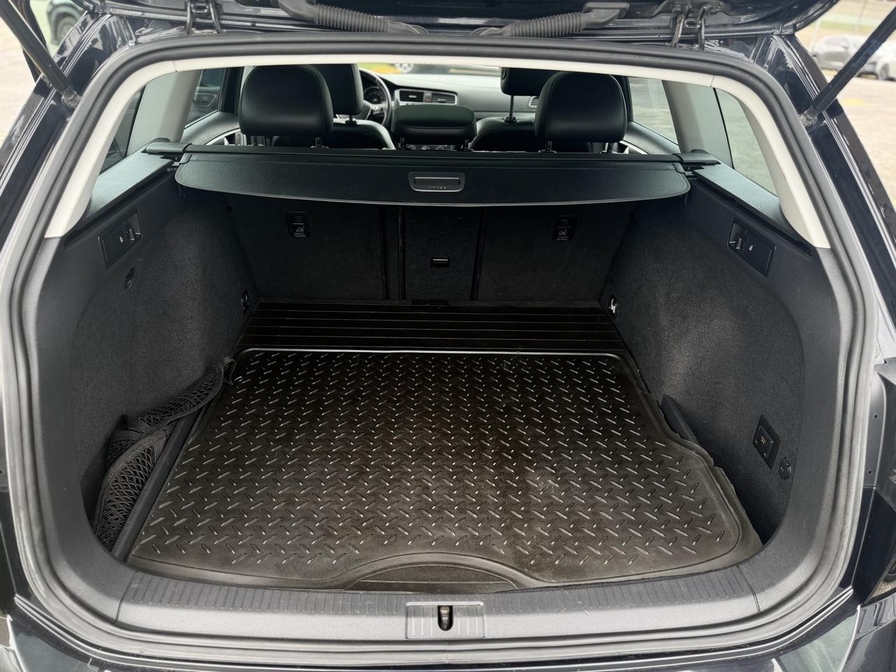 2019 Volkswagen Golf SportWagen Comfortline Manual 4MOTION Photo
