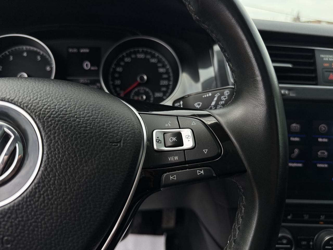 2019 Volkswagen Golf SportWagen Comfortline Manual 4MOTION Photo