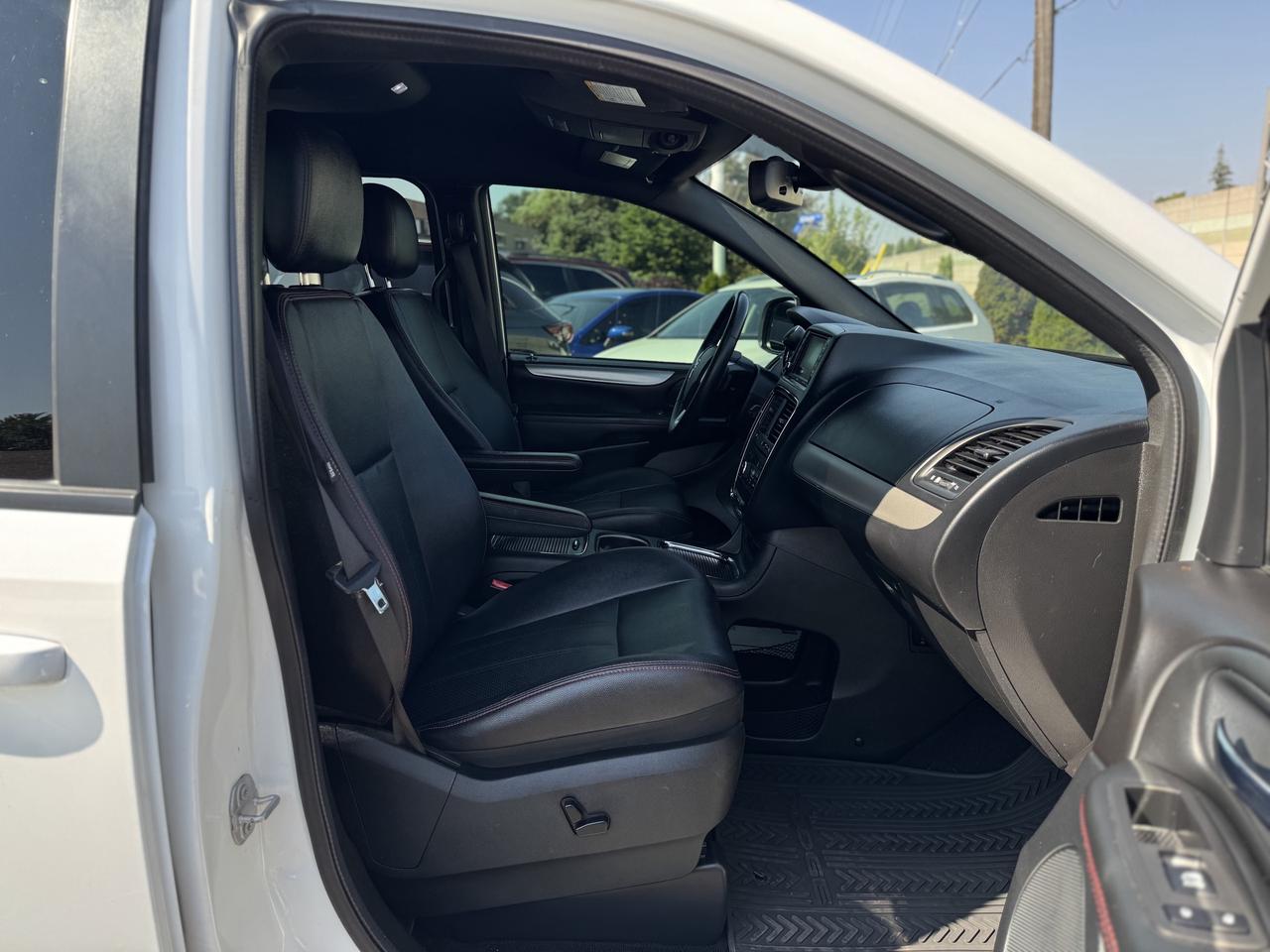 2018 Dodge Grand Caravan GT Photo