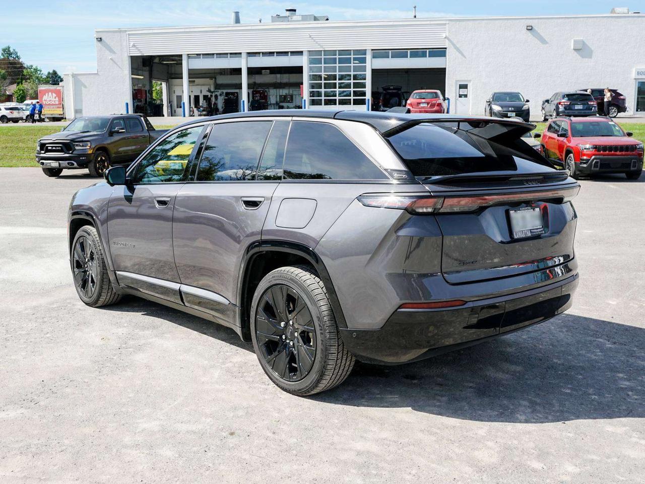 2025 Jeep Wagoneer S PREMIUM Photo