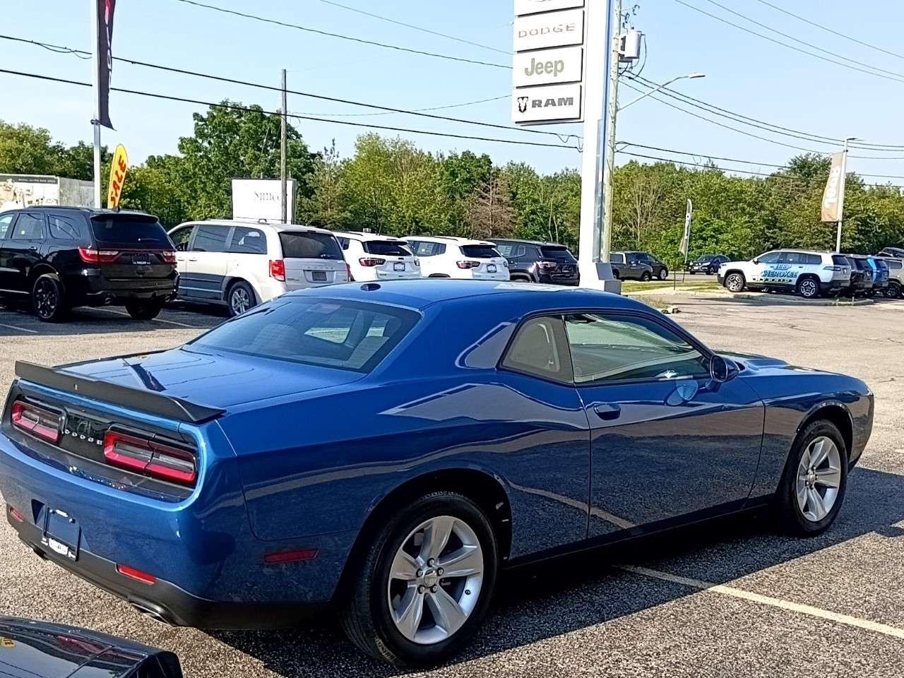 2023 Dodge Challenger SXT RWD Photo
