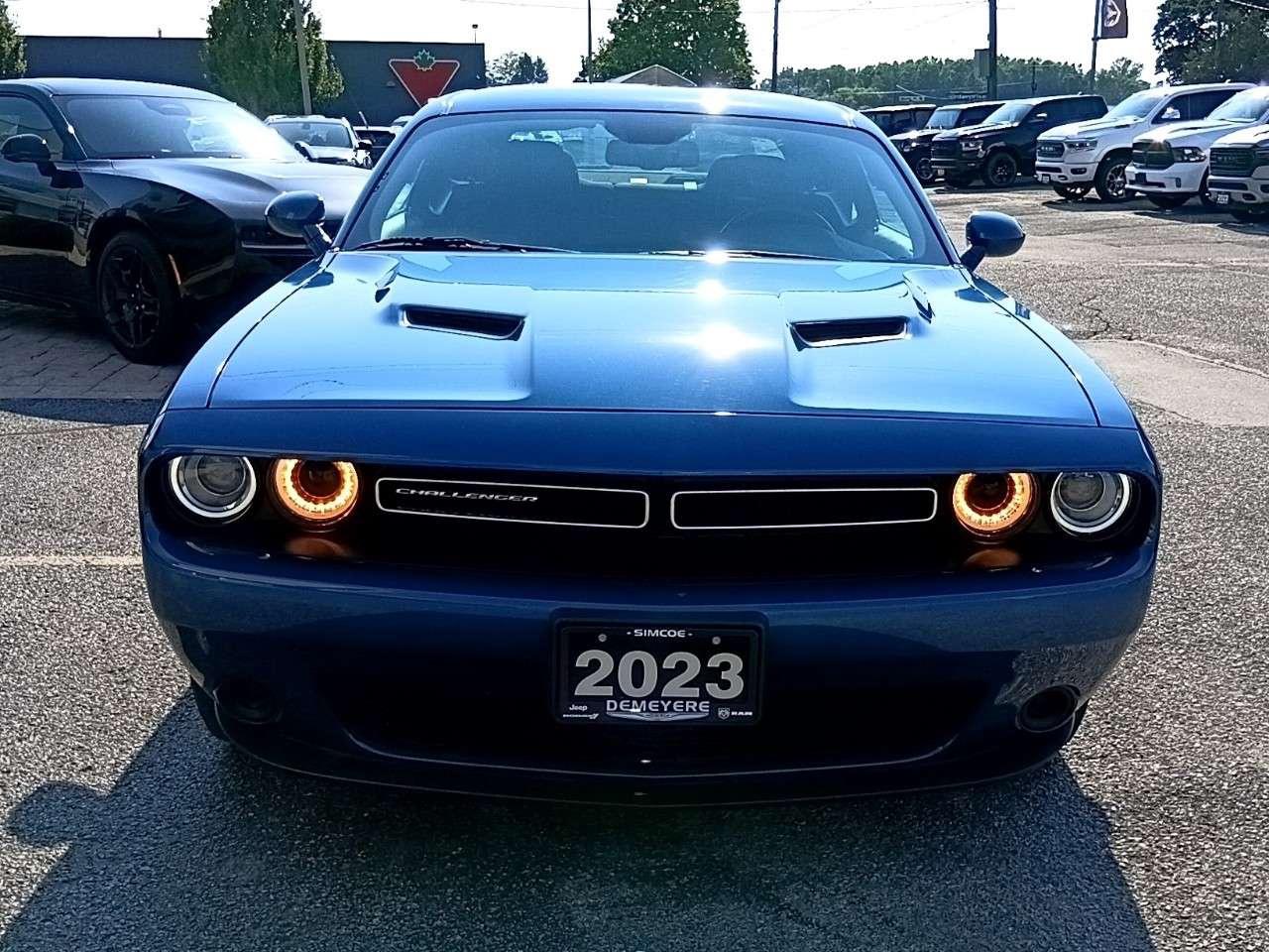 2023 Dodge Challenger SXT RWD Photo