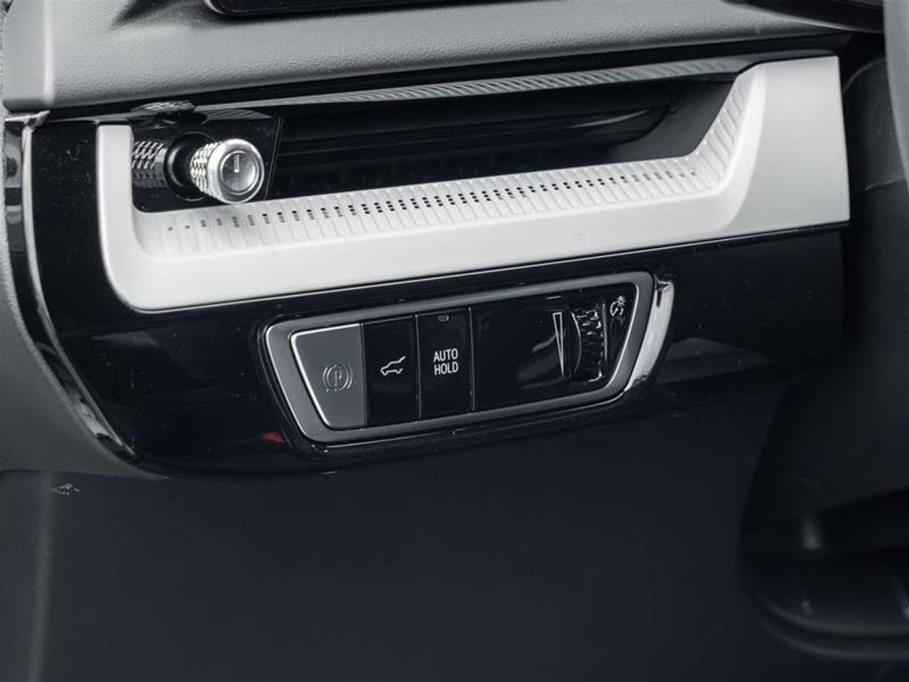 2027 Cadillac OPTIQ Luxury 4dr Photo