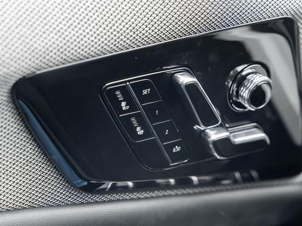 2027 Cadillac OPTIQ Luxury 4dr Photo
