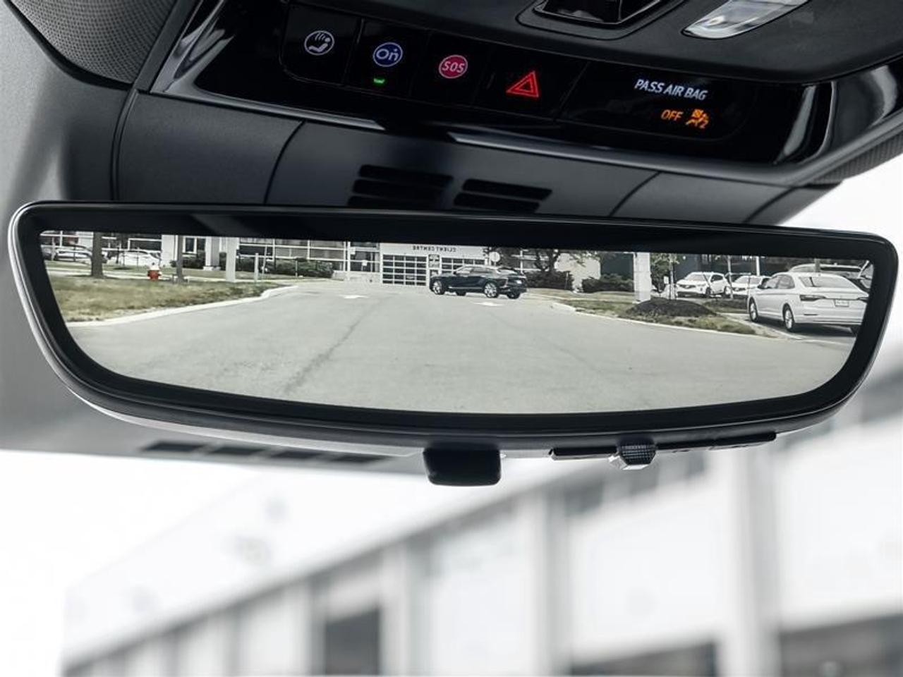 2027 Cadillac OPTIQ Luxury 4dr Photo