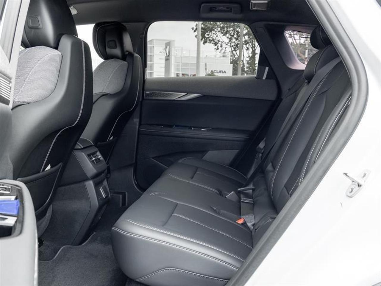 2027 Cadillac OPTIQ Luxury 4dr Photo