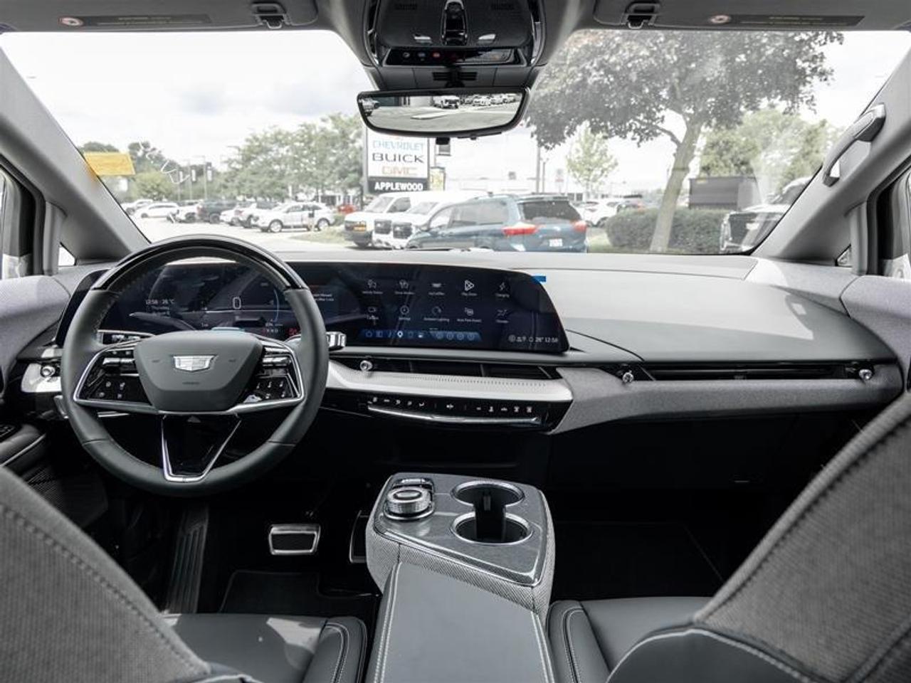 2027 Cadillac OPTIQ Luxury 4dr Photo