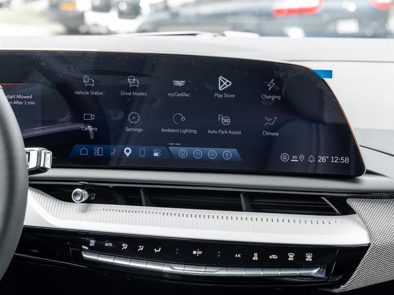 2027 Cadillac OPTIQ Luxury 4dr Photo