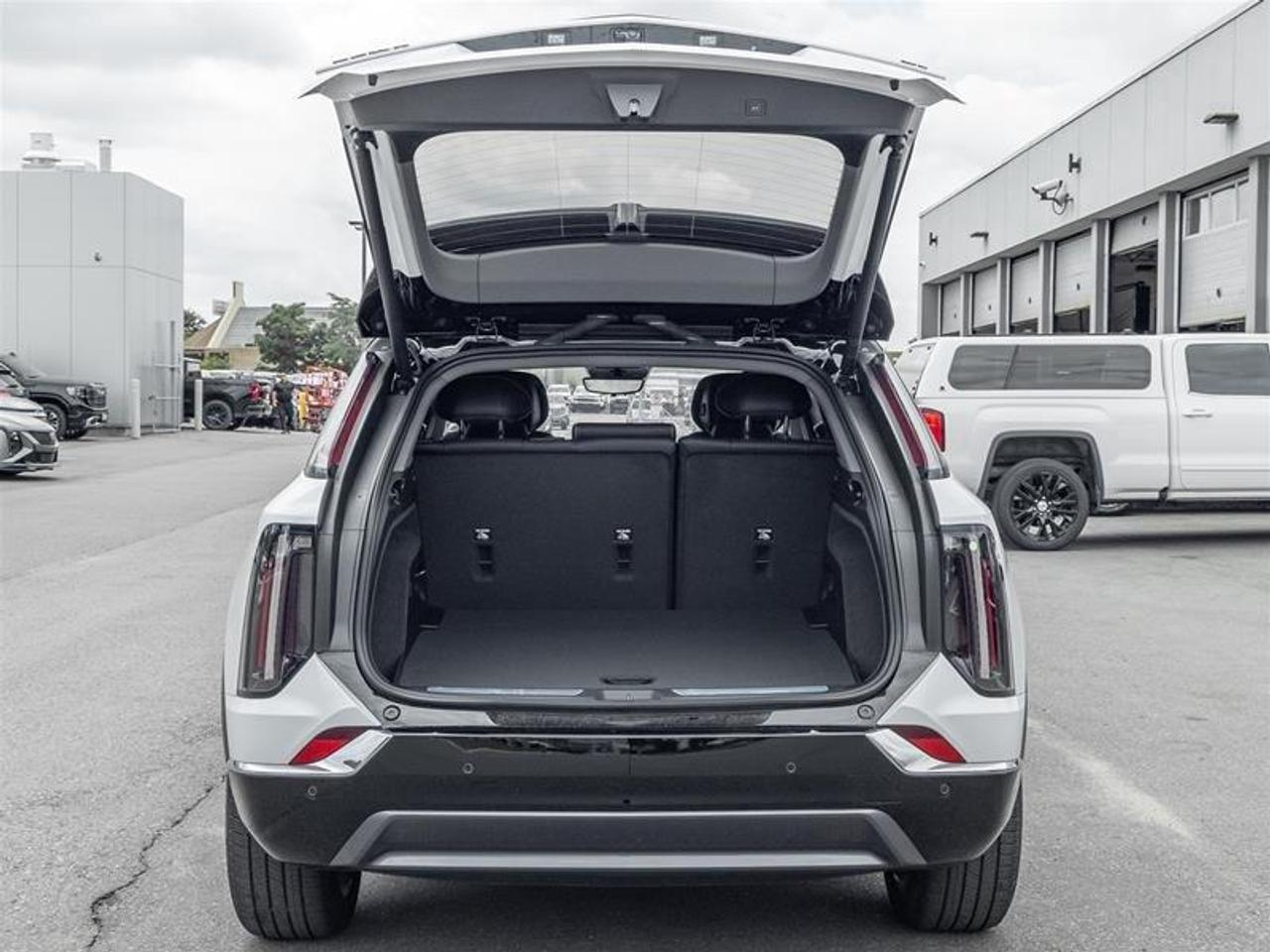 2027 Cadillac OPTIQ Luxury 4dr Photo