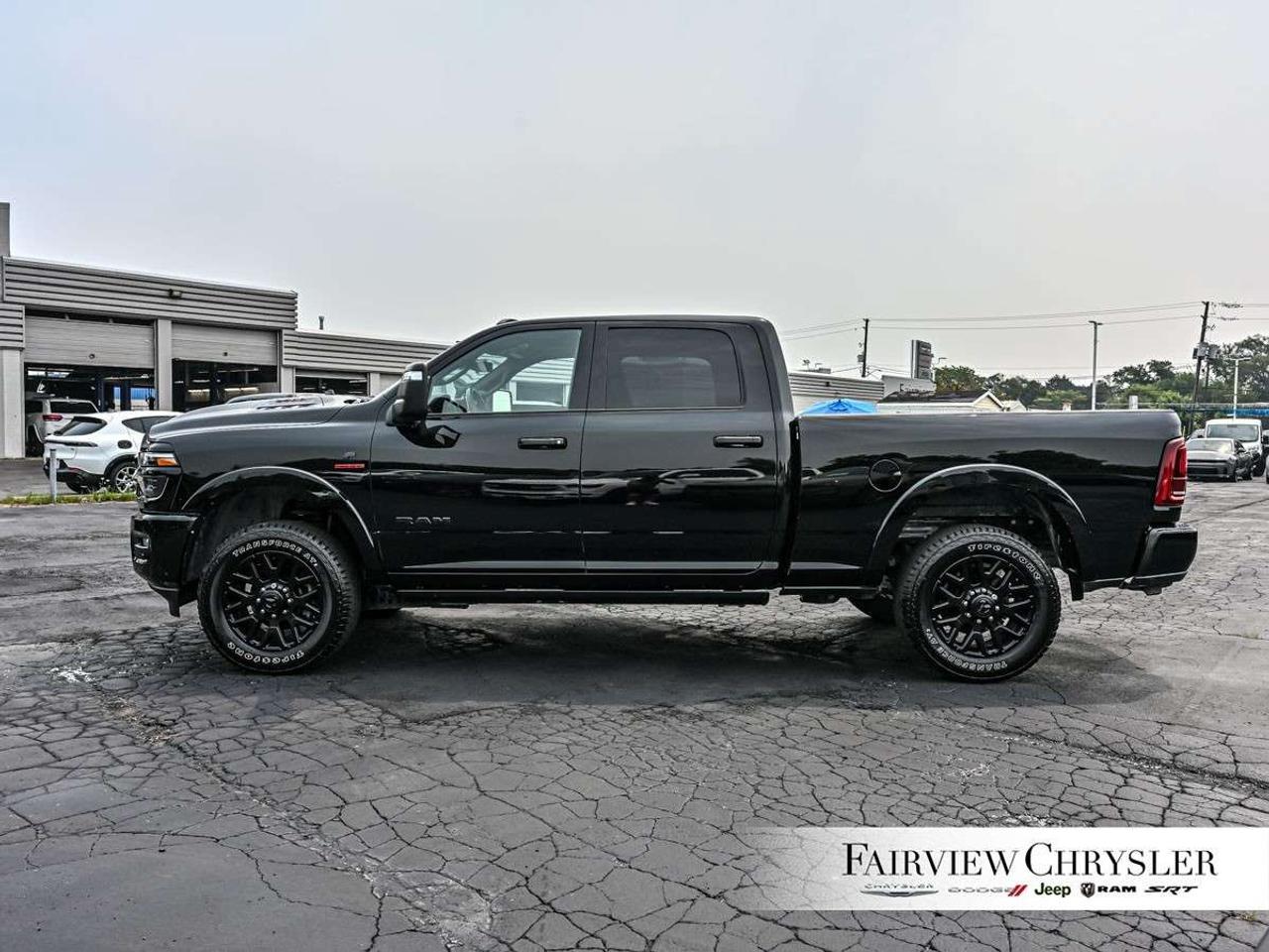 2026 RAM 2500 Limited 4x4 Crew Cab 6'4 Box NIGHT EDITION   SUNROOF   5TH WHEEL   REAR AUTO LEVELLING   POWER RUNNING BOARDS   CARPLAY Photo2