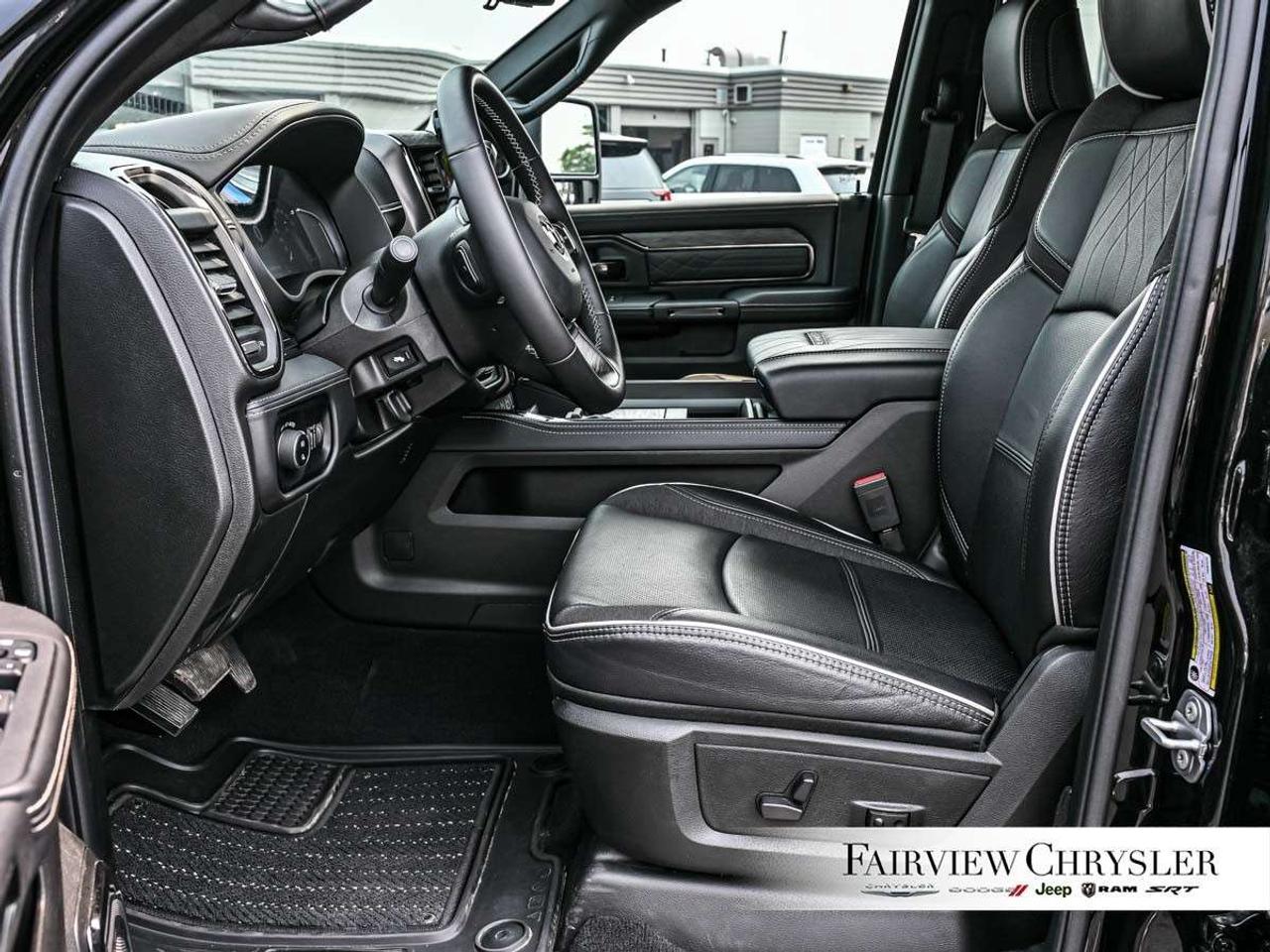 2026 RAM 2500 Limited 4x4 Crew Cab 6'4 Box NIGHT EDITION   SUNROOF   5TH WHEEL   REAR AUTO LEVELLING   POWER RUNNING BOARDS   CARPLAY Photo