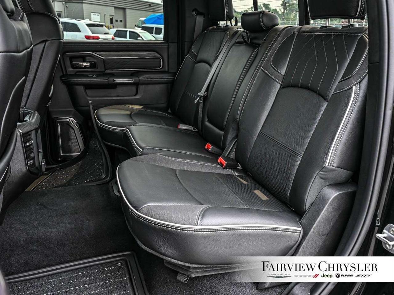 2026 RAM 2500 Limited 4x4 Crew Cab 6'4 Box NIGHT EDITION   SUNROOF   5TH WHEEL   REAR AUTO LEVELLING   POWER RUNNING BOARDS   CARPLAY Photo