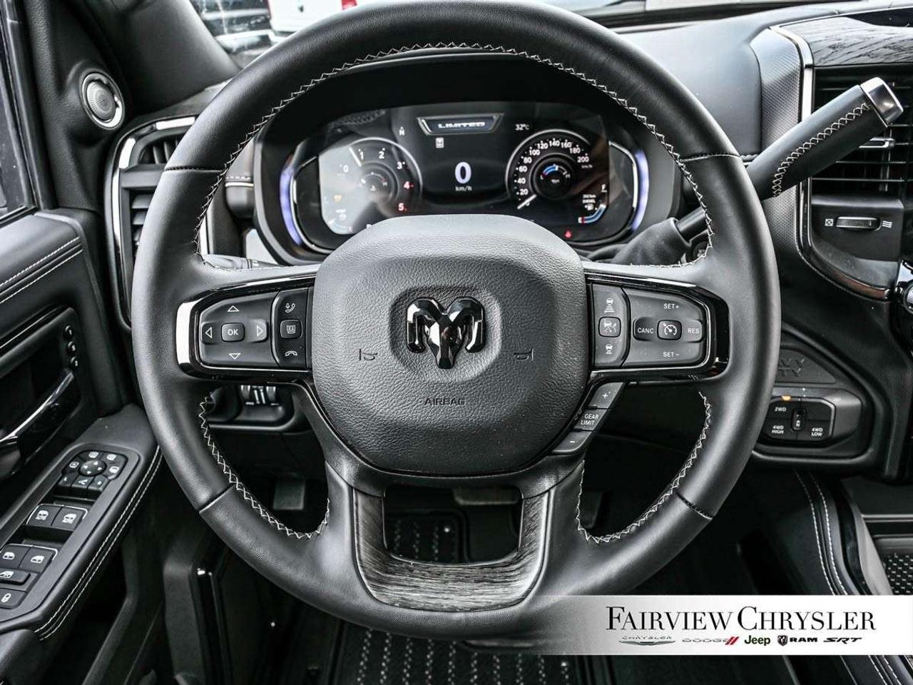 2026 RAM 2500 Limited 4x4 Crew Cab 6'4 Box NIGHT EDITION   SUNROOF   5TH WHEEL   REAR AUTO LEVELLING   POWER RUNNING BOARDS   CARPLAY Photo