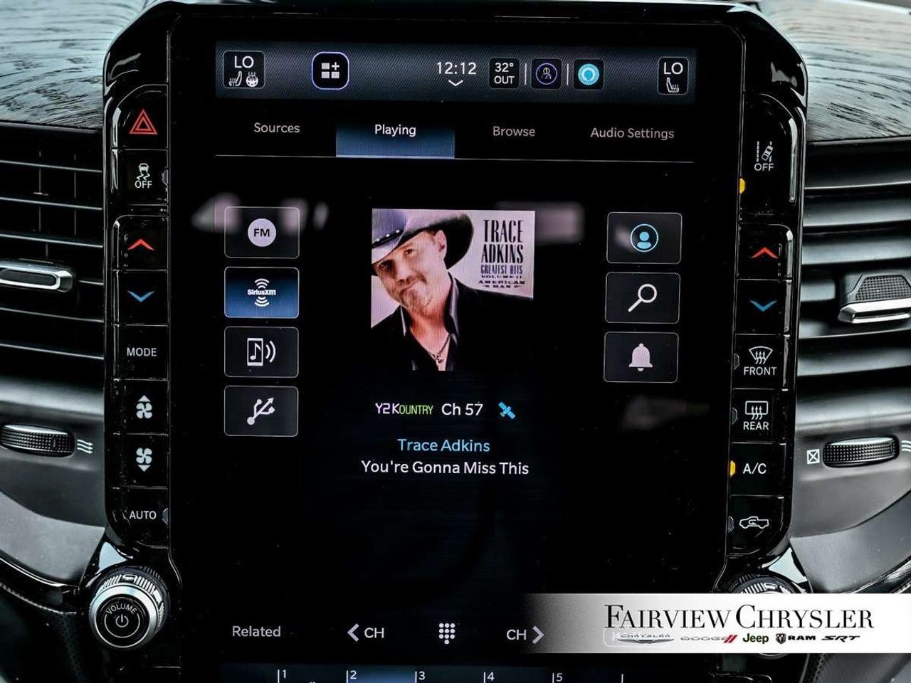 2026 RAM 2500 Limited 4x4 Crew Cab 6'4 Box NIGHT EDITION   SUNROOF   5TH WHEEL   REAR AUTO LEVELLING   POWER RUNNING BOARDS   CARPLAY Photo