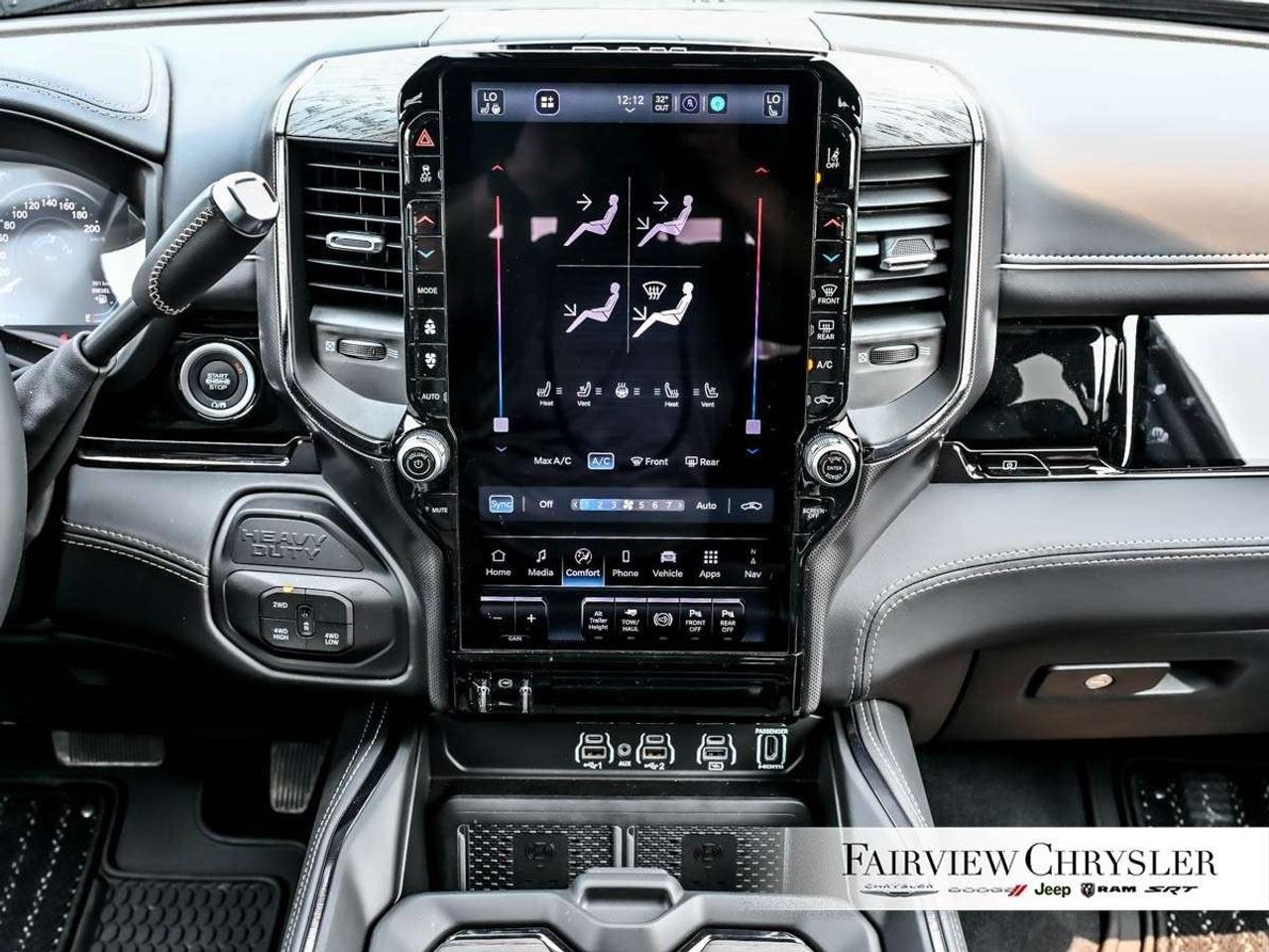 2026 RAM 2500 Limited 4x4 Crew Cab 6'4 Box NIGHT EDITION   SUNROOF   5TH WHEEL   REAR AUTO LEVELLING   POWER RUNNING BOARDS   CARPLAY Photo