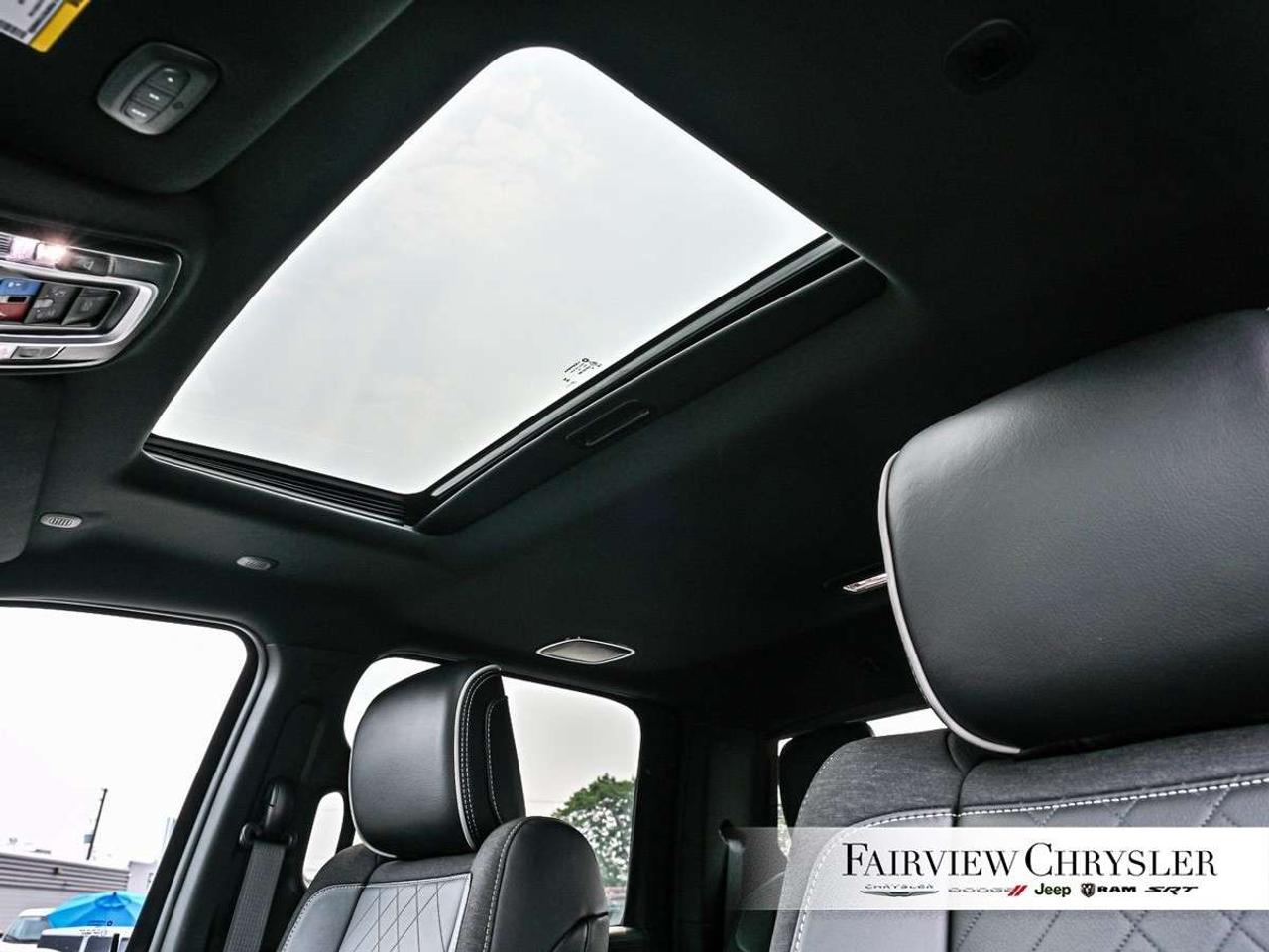 2026 RAM 2500 Limited 4x4 Crew Cab 6'4 Box NIGHT EDITION   SUNROOF   5TH WHEEL   REAR AUTO LEVELLING   POWER RUNNING BOARDS   CARPLAY Photo