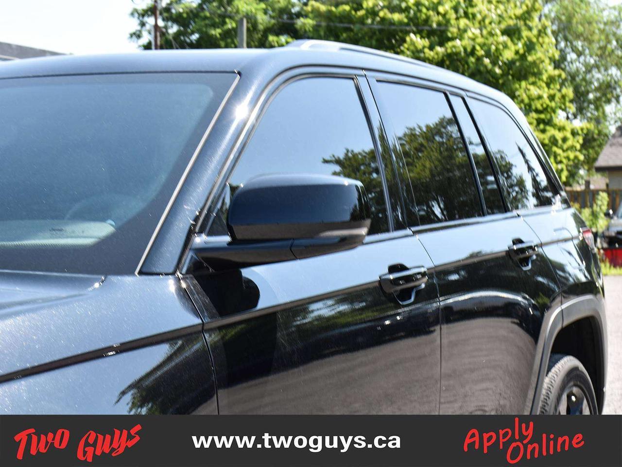 2023 Jeep Grand Cherokee Altitude 4x4 Leather/Suede Sunroof Back Up Camera Photo