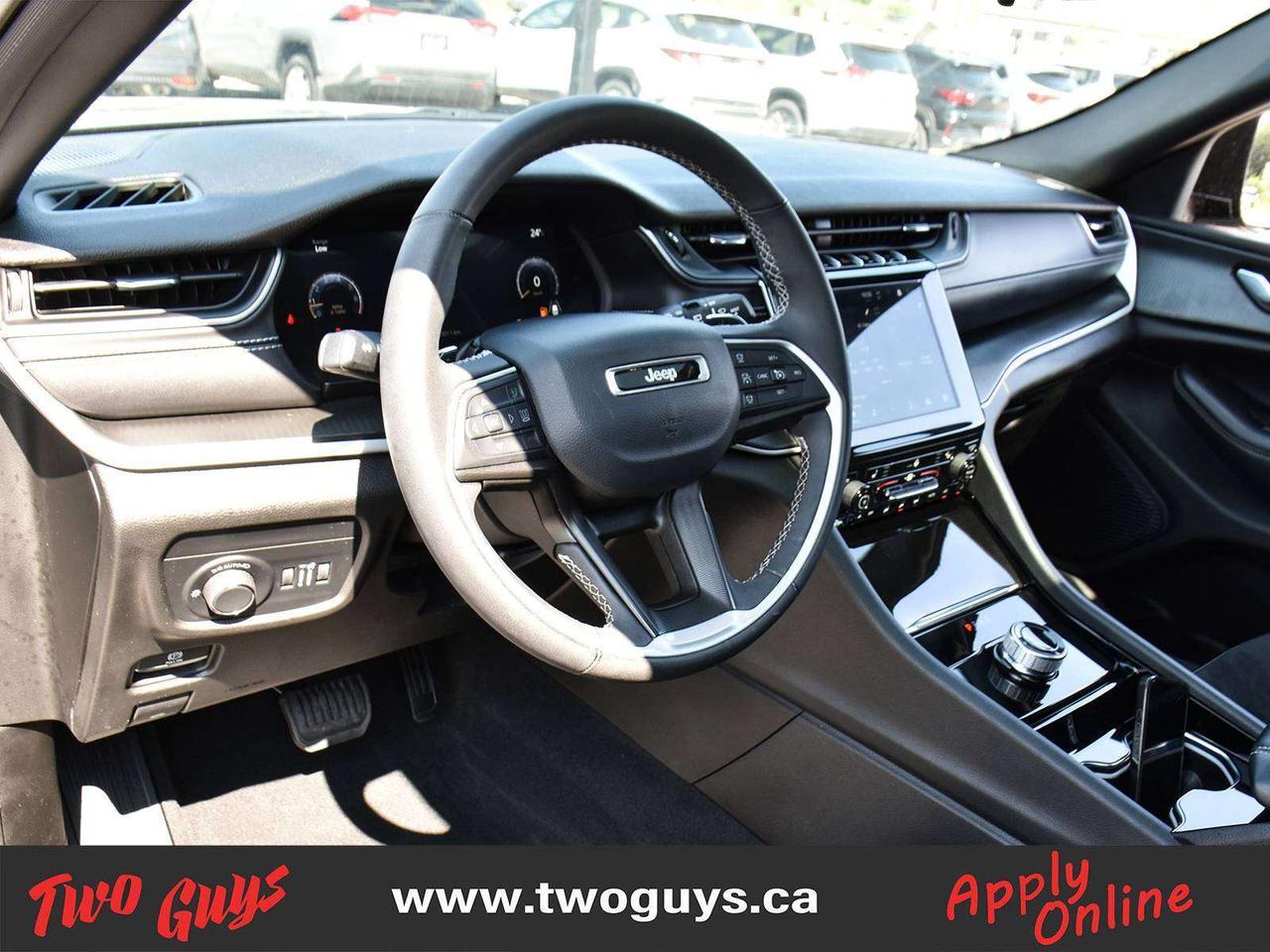 2023 Jeep Grand Cherokee Altitude 4x4 Leather/Suede Sunroof Back Up Camera Photo