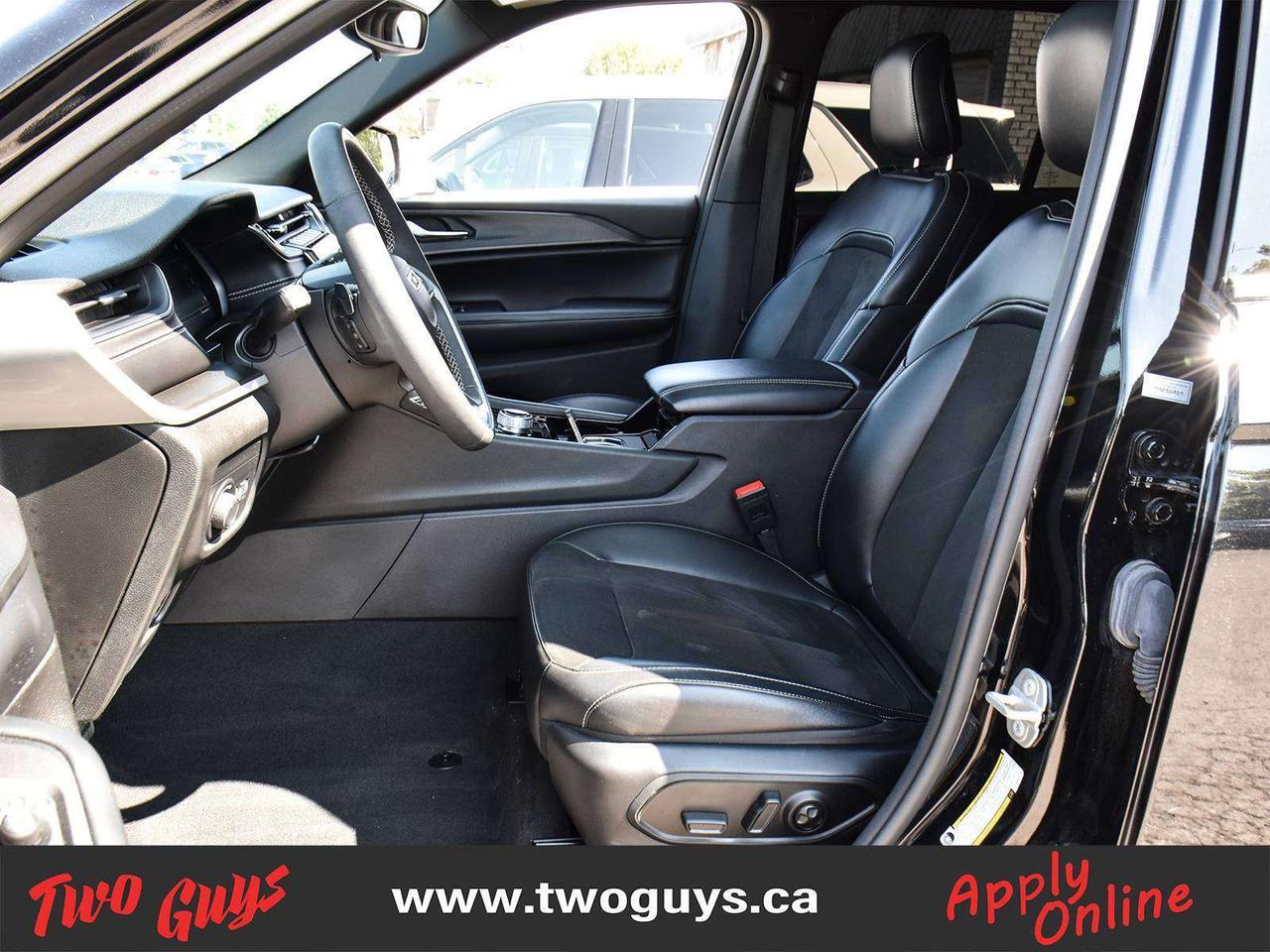 2023 Jeep Grand Cherokee Altitude 4x4 Leather/Suede Sunroof Back Up Camera Photo