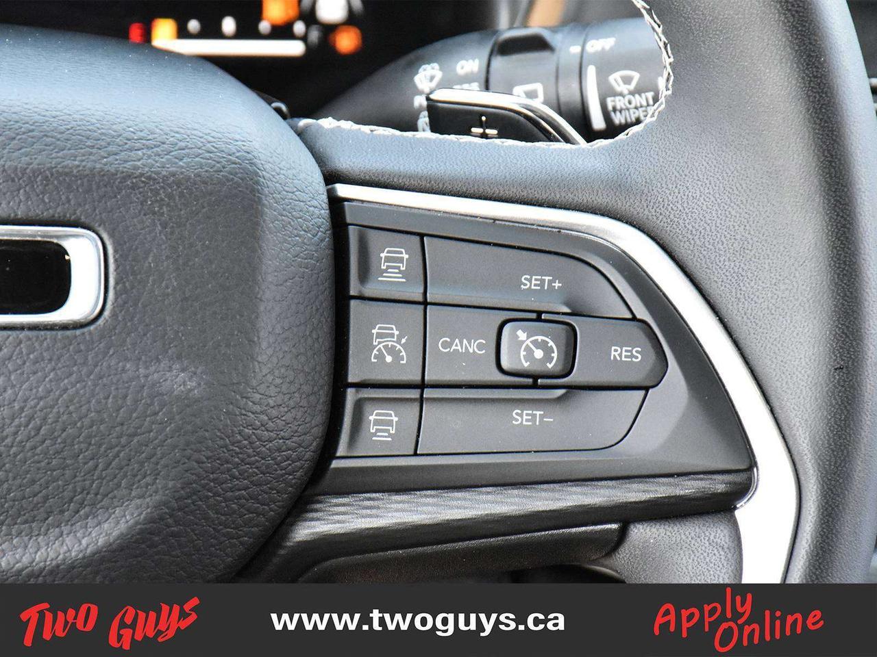 2023 Jeep Grand Cherokee Altitude 4x4 Leather/Suede Sunroof Back Up Camera Photo