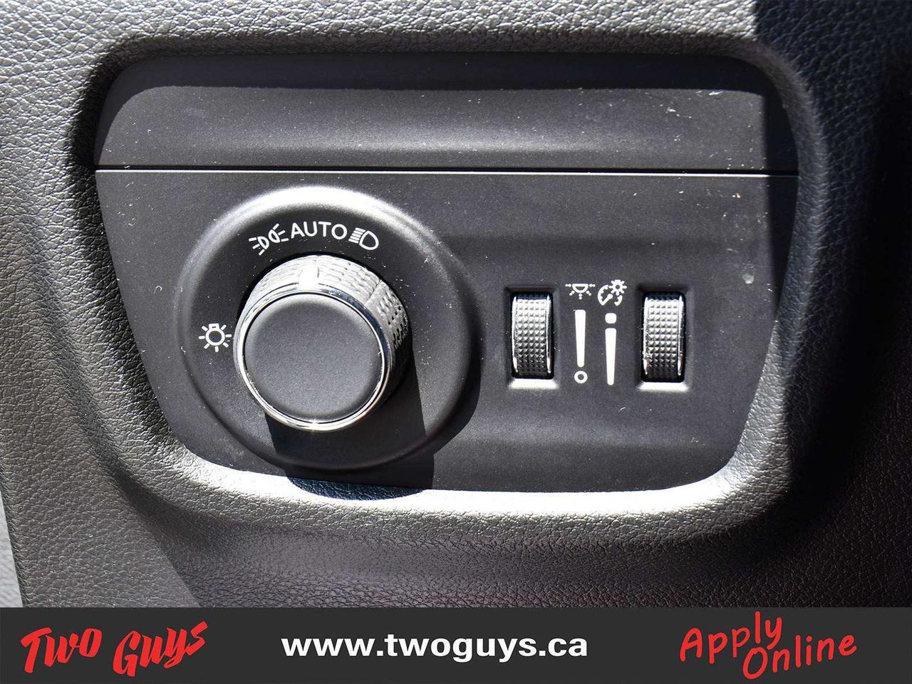 2023 Jeep Grand Cherokee Altitude 4x4 Leather/Suede Sunroof Back Up Camera Photo