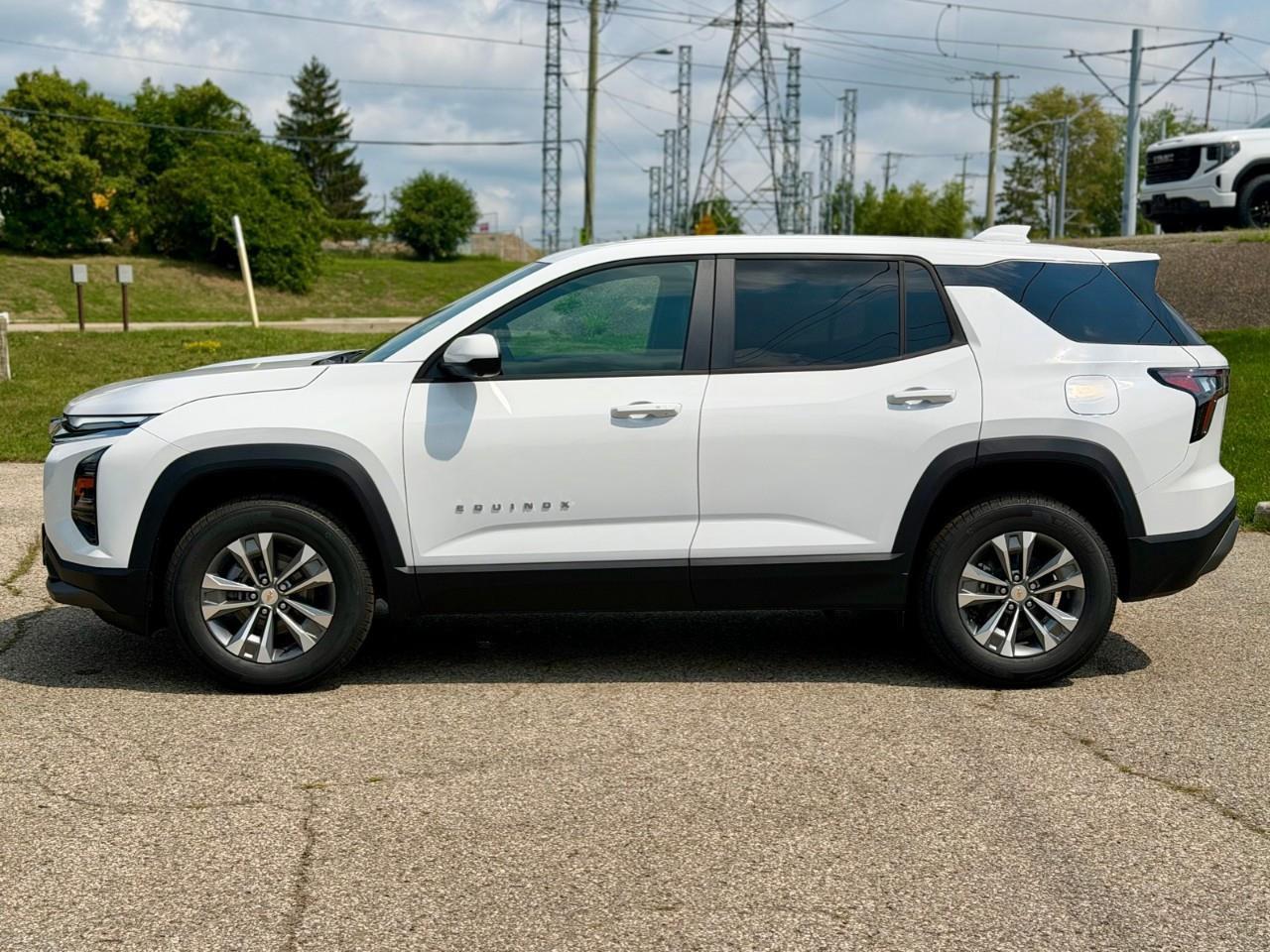 2027 Chevrolet Equinox LT 4dr All-Wheel Drive Photo1