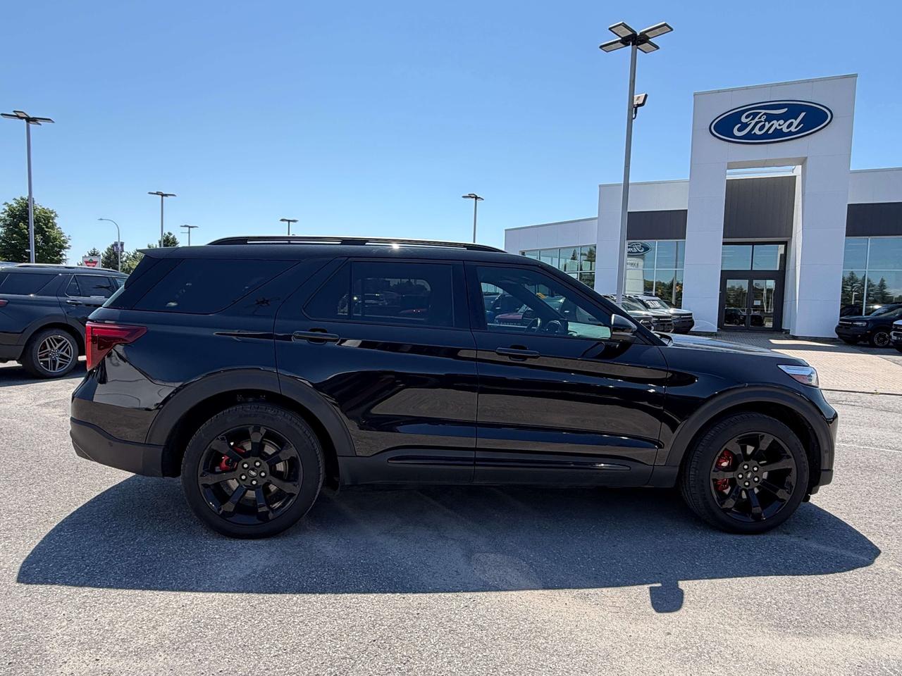 2022 Ford Explorer ST 4dr 4x4 Photo