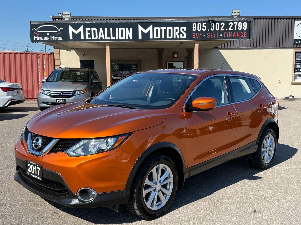 2017 Nissan Qashqai AWD SV  ACCIDENT FREE SUN ROOF CERTIFIED MINT Photo0