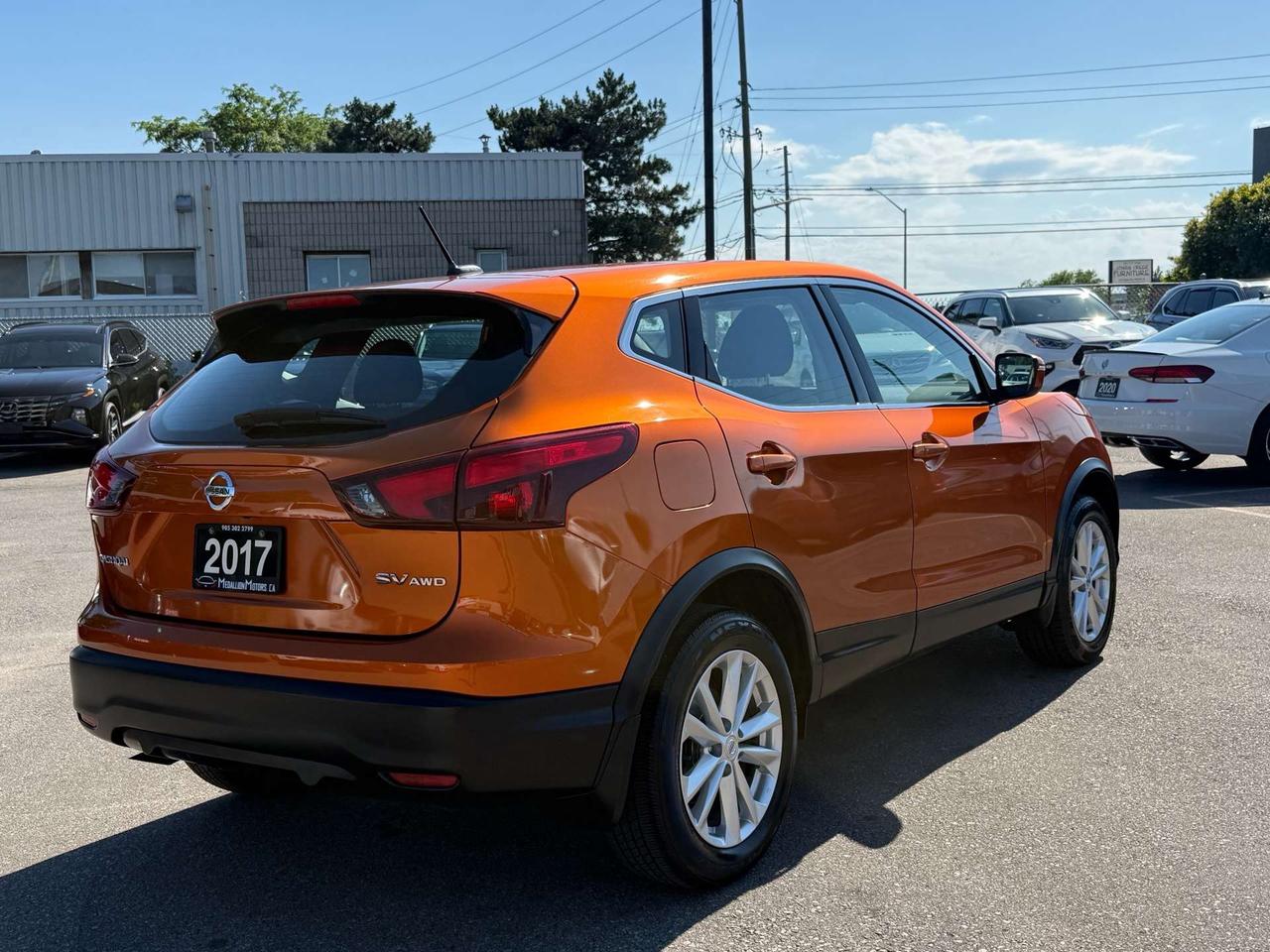 2017 Nissan Qashqai AWD SV  ACCIDENT FREE SUN ROOF CERTIFIED MINT Photo
