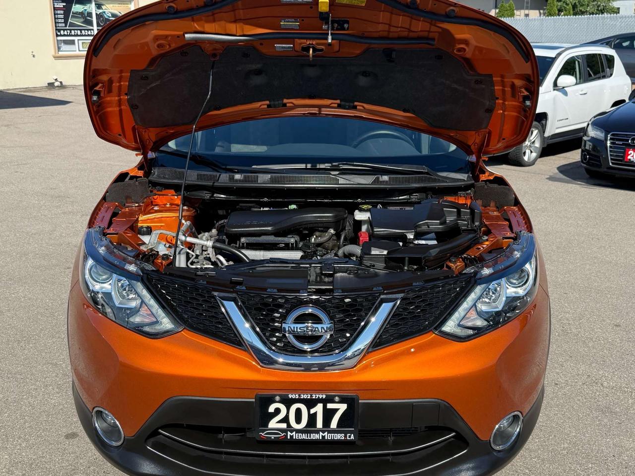 2017 Nissan Qashqai AWD SV  ACCIDENT FREE SUN ROOF CERTIFIED MINT Photo