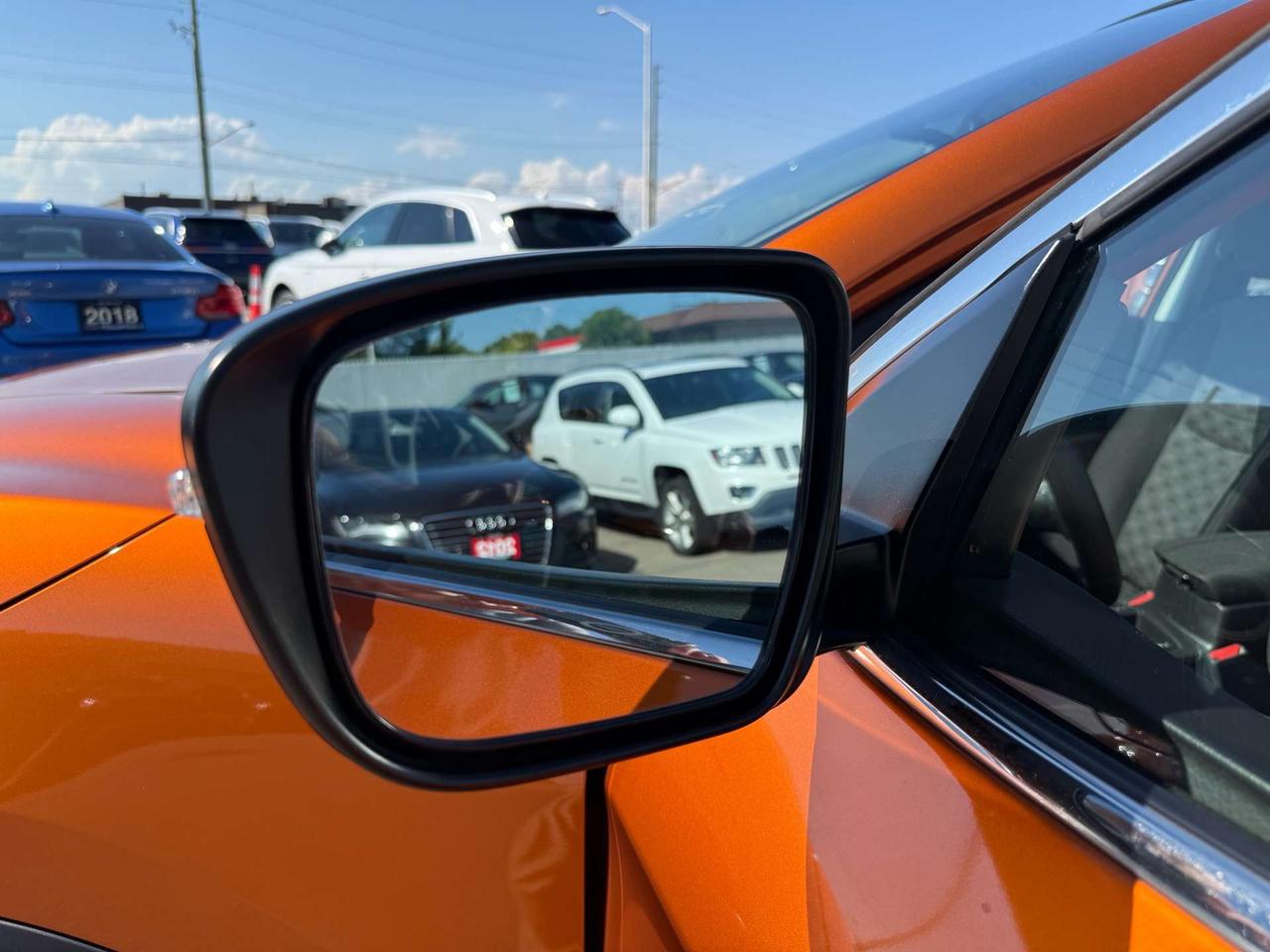 2017 Nissan Qashqai AWD SV  ACCIDENT FREE SUN ROOF CERTIFIED MINT Photo